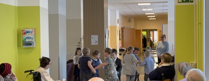 Lapsed käisid külas Nõmme Kodus
